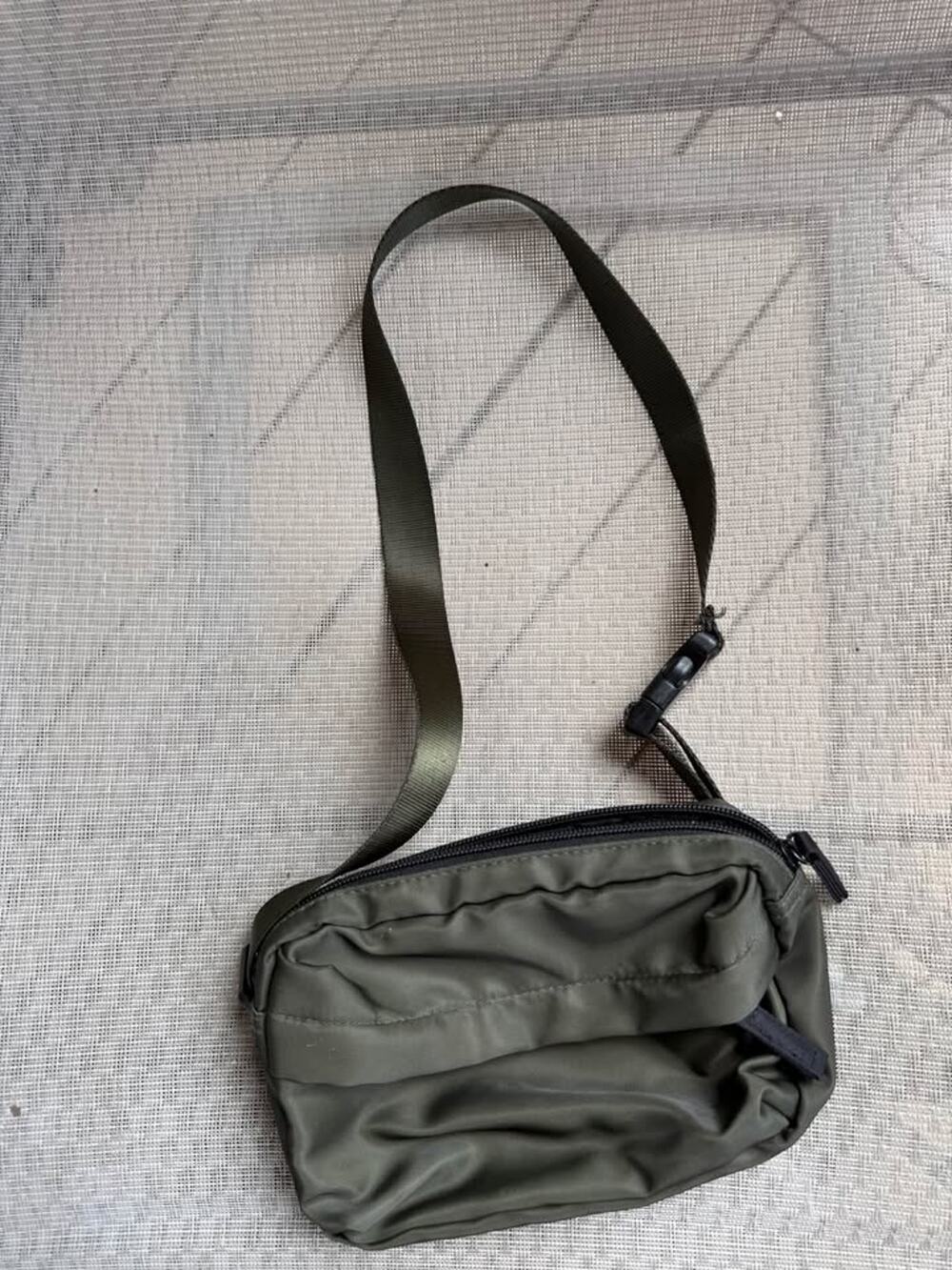 Army green color, body purse, or a fanny pack (tm1b1)